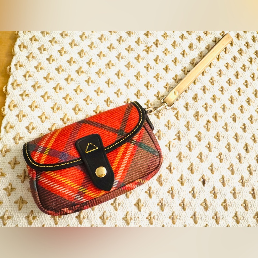 DOONEY & BOURKE red tartan plaid snap flap wristlet‎